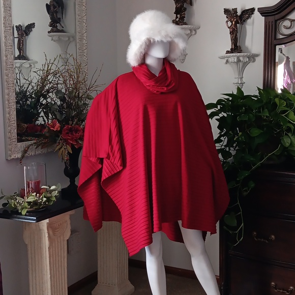 A LaModa Design- Red Ribbed Cowlneck Cape Size Lg - Picture 4 of 9